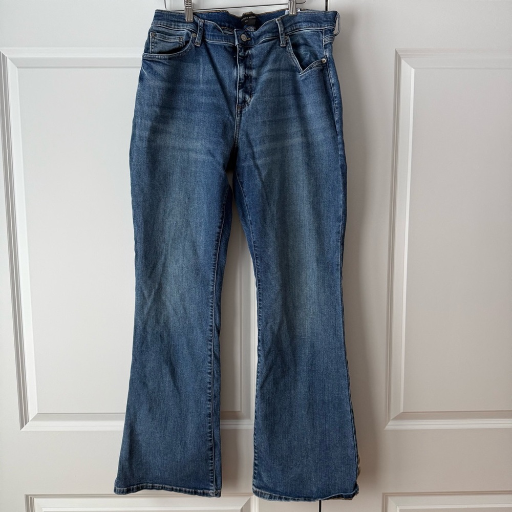 Banana Republic Bootcut Jeans in Deep Blue, Size 34 / 18 Tall.